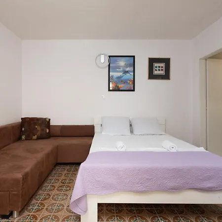 Semesterbostad Antonia - Private Mini House Marusici (Split-Dalmatia)