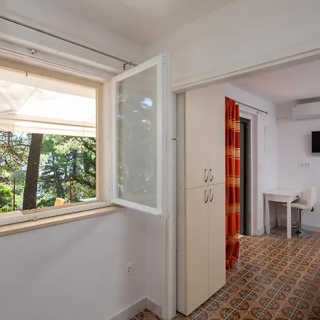 Semesterbostad Antonia - Private Mini House