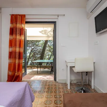 Antonia - Private Mini House Semesterbostad